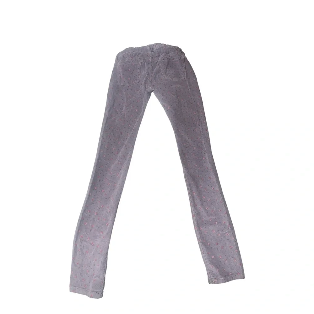 Old Navy Light purple floral corduroy super skinny pants. (14)